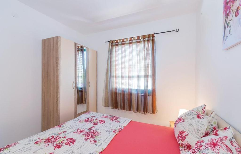 Holiday Home Lucija Свети-Филип-и-Яков Экстерьер фото