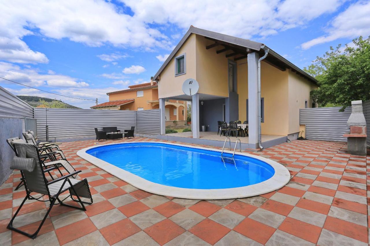 Holiday Home Lucija Свети-Филип-и-Яков Экстерьер фото